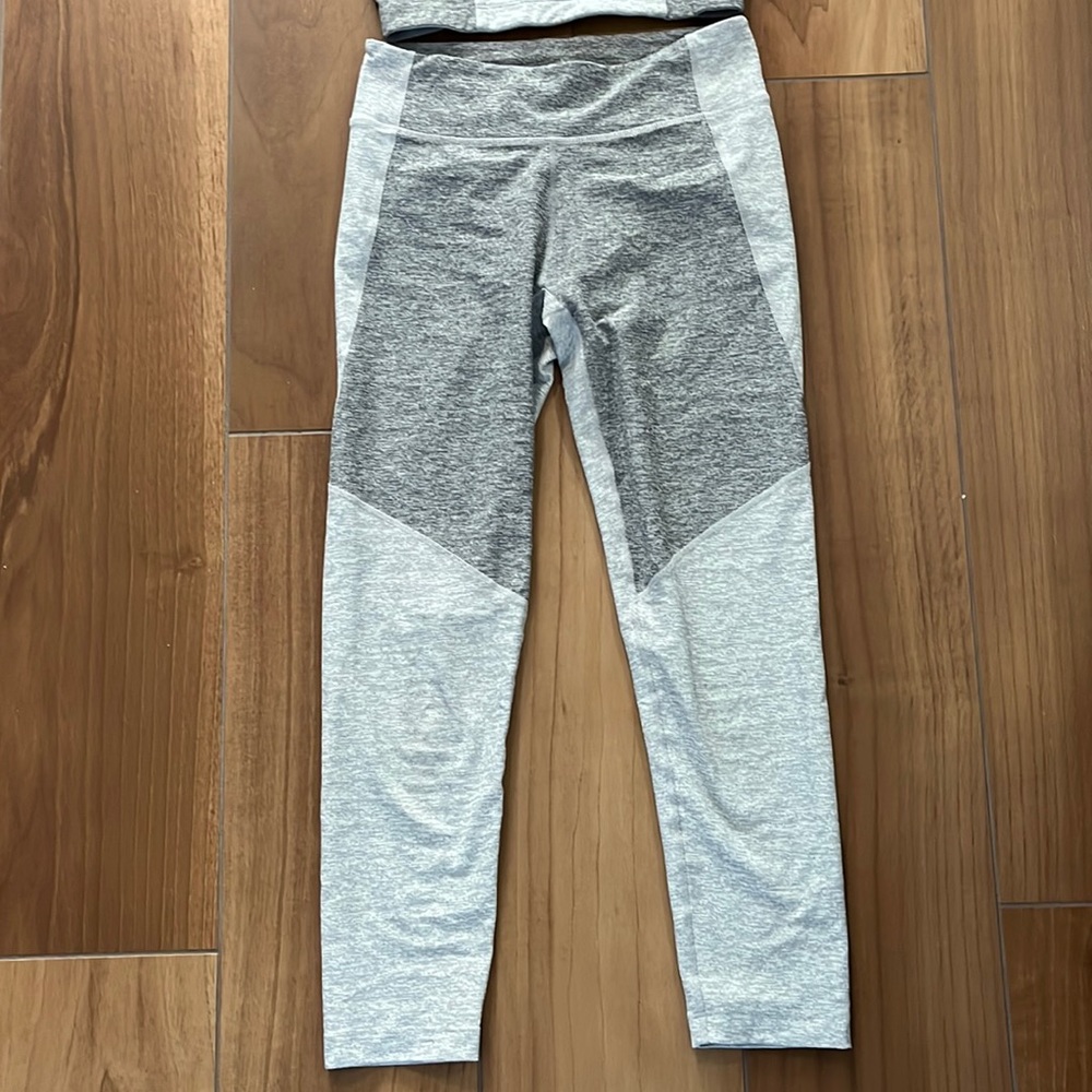 Outdoor Voices Yoga Leggings Size Medium